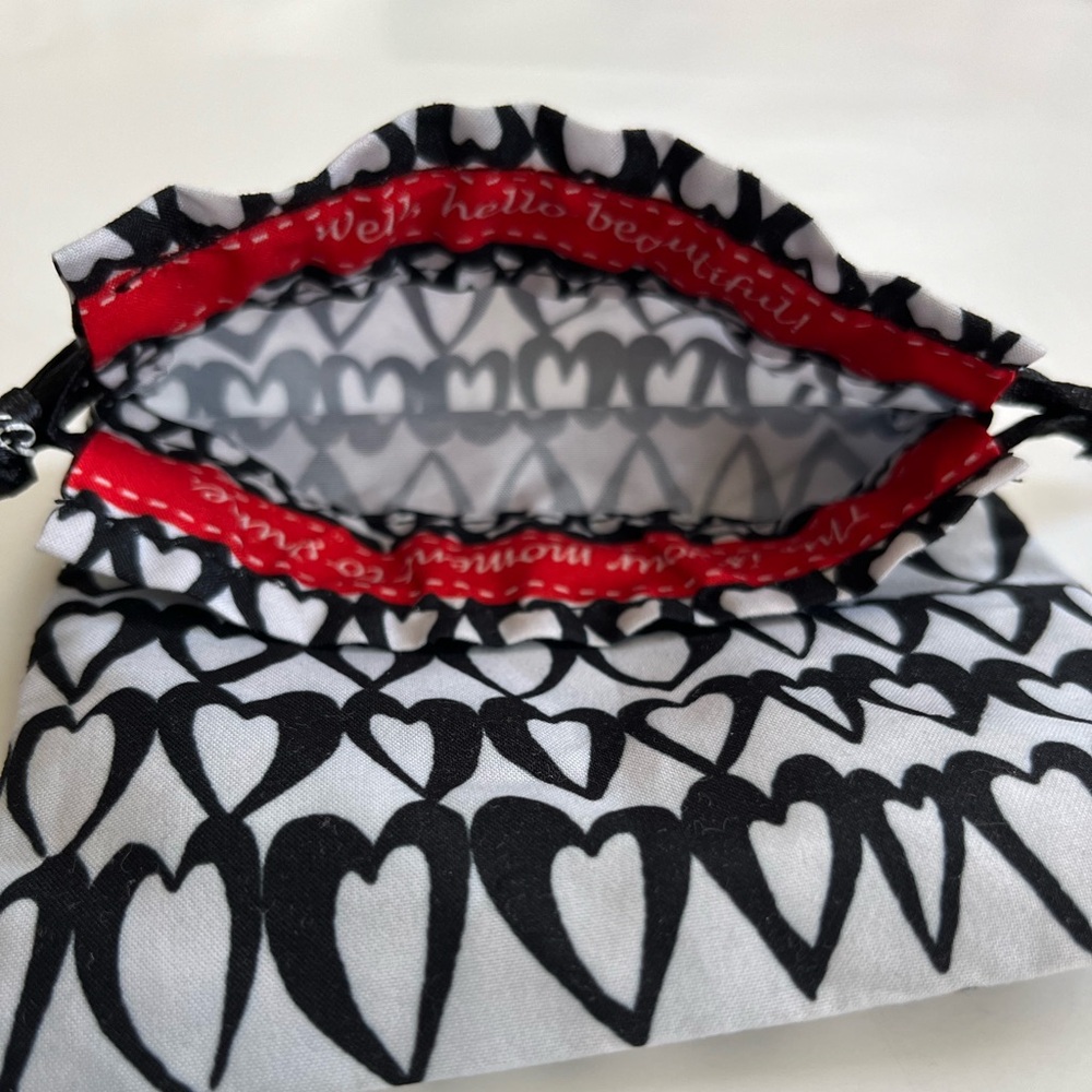 Heart Pattern Drawstring Pouch - Picture 2 of 3